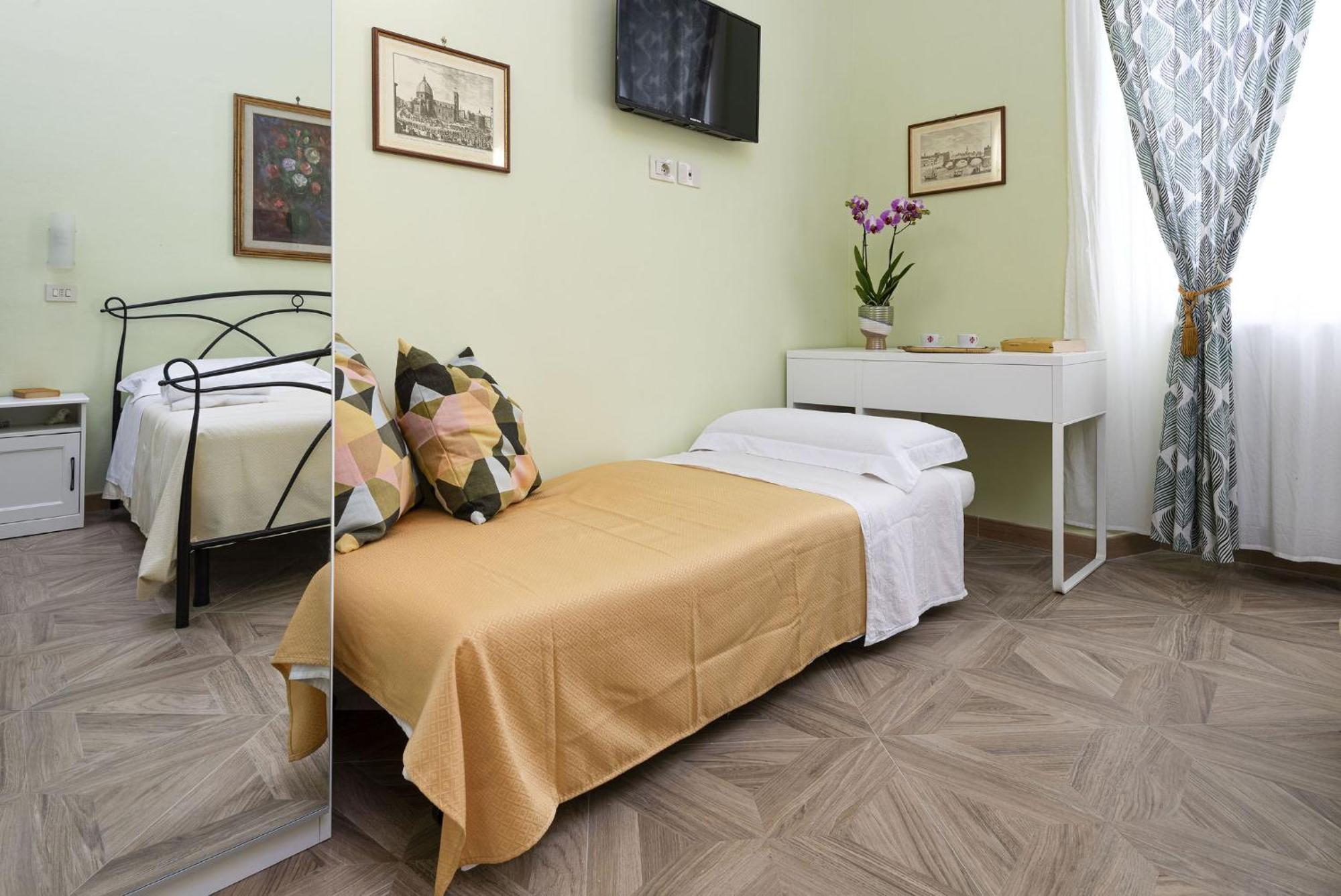 Affittacamere Cadorna In *
